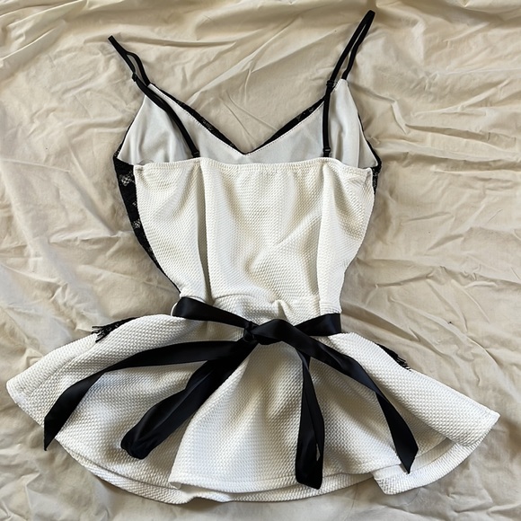 Eclipse bowed lace tank, size small - Picture 3 of 3